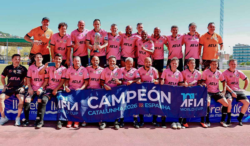 Palermo “sobra” dentro de campo e é bicampeão na Gold (50+)
